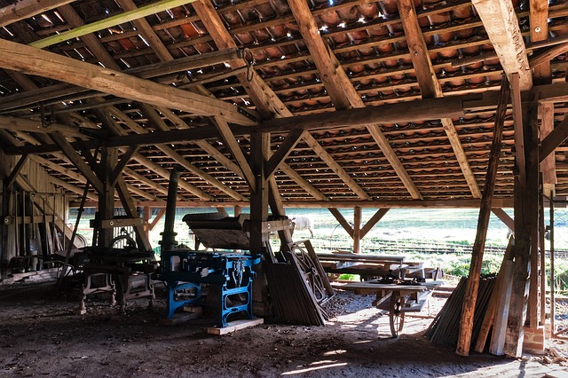 Spolehlivé KVH konstrukční hranoly (nejen) pro výstavbu krovů rodinných domů